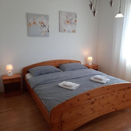 Apartman Mila Novi Vinodolski Exterior foto